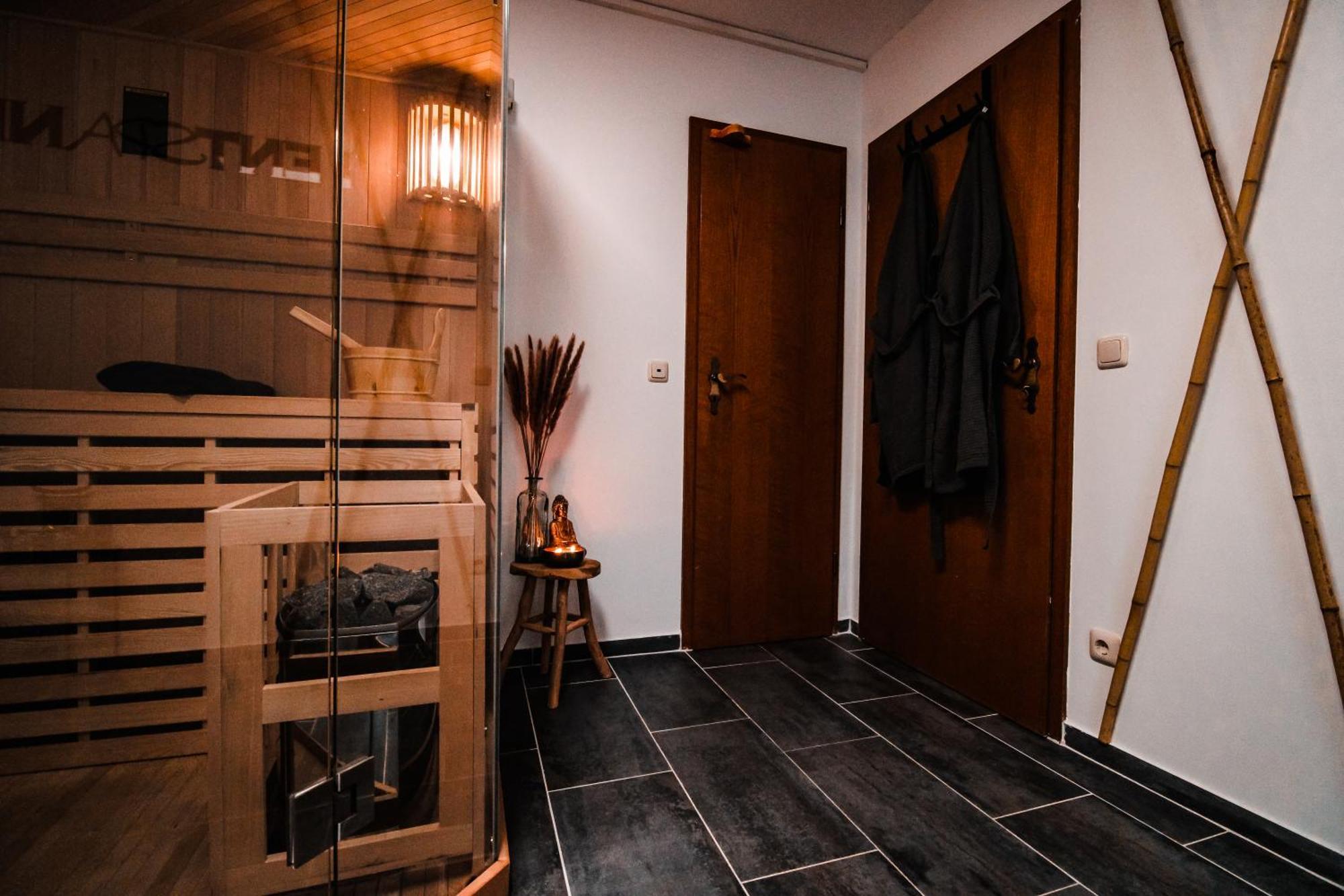 Stilvolle Wellness-Ferienwohnung In Neef Whirlpool, Sauna, Grill, Fitness, Billard & Moselblick 외부 사진